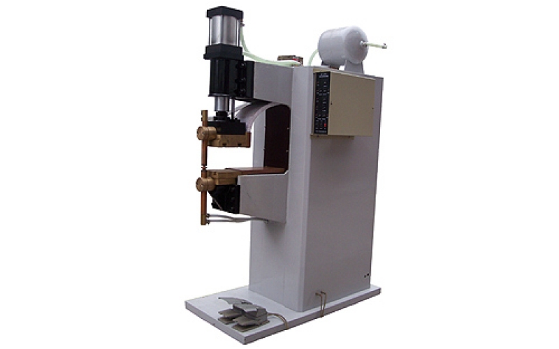 點(diǎn)焊機(jī)的工作原理是什么？