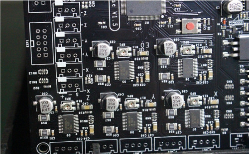 半導(dǎo)體、汽車(chē)零組件 后市看俏