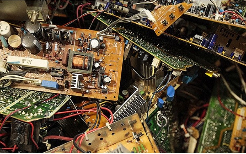 收購電子料的生意為何如此暴利？存在哪些風險？