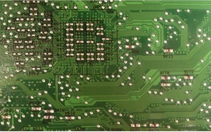 導(dǎo)通孔與焊盤或元器件距離過(guò)小的10條危害