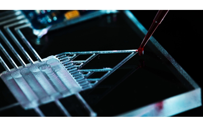 美國計劃擴大對華芯片出口限制，外交部回應