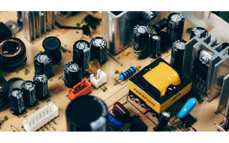 PCBA電子工程師為什么偏愛100nF退耦電容？