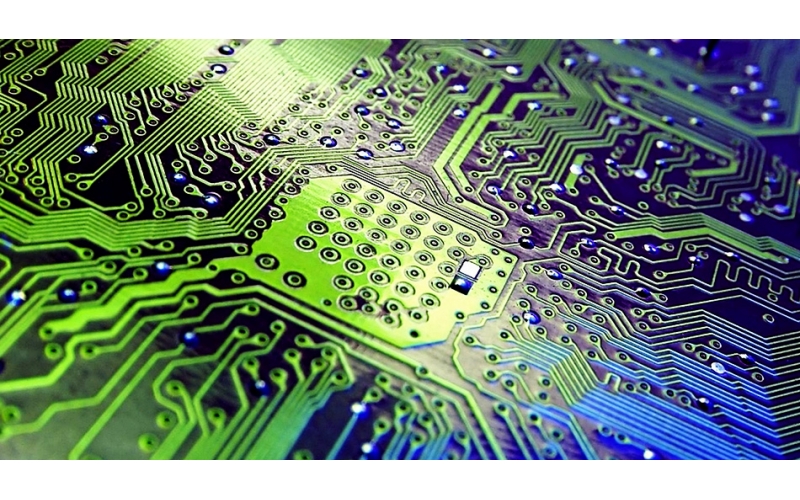 PCB布局布線中的常見錯誤及改進(jìn)方法：優(yōu)化設(shè)計減少風(fēng)險